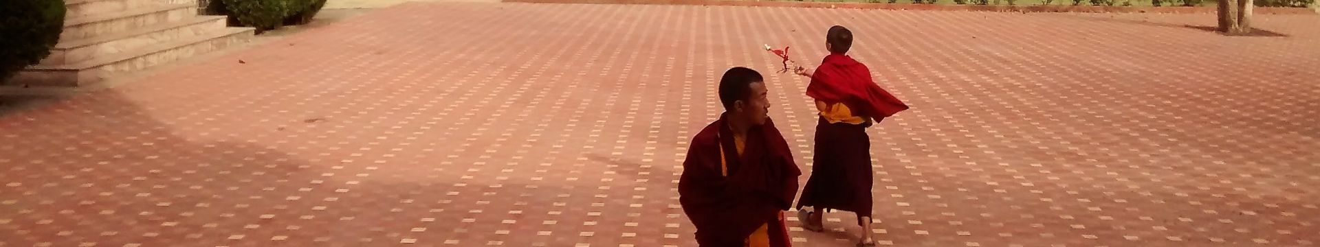 moines bir monastère inde